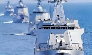 8艘055大驱到底有多猛？若火力全开，能否击沉美军航母编队？