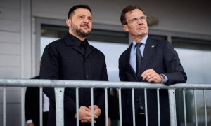 大手笔军援乌克兰，一口气提供150架鹰狮战斗机！瑞典防长：我们要击落俄军战机