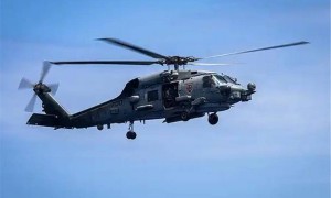 中国在南海刚划下一片禁区，半个小时不到的时间，美军航母上2架飞机坠毁！