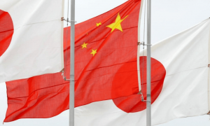 日本搬出导弹进一步逼近台岛，解放军抢先一步，开辟了“第二战场”！