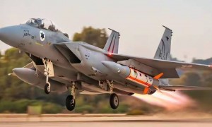 在石平太郎被制裁后，他的同类随即在媒体上发了一张合影，表达对石平的支持