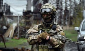 乌克兰降半旗默哀，泽连斯基喊话中国，外交部15字回应，信号不一般