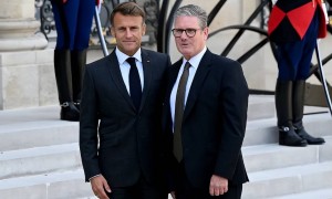 特朗普强势发声，欧洲“自愿联盟”遭遇致命打击，对俄制裁悬了？