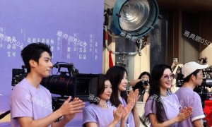 厦门偶遇贾静雯拍戏，本人好秀气好年轻，一点儿不像51岁的年纪!