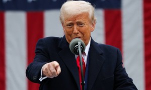 先特朗普一步掀桌子，普京向全球宣布不再和谈，北约32国开始行动