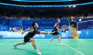 全运会羽毛球：陈雨菲2-0韩悦三进决赛 雅思组合谢幕战混双争金