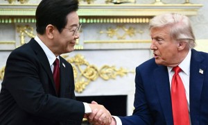 给了韩国机会不中用，自愿钻川普裤裆的李在明，不配看我们的阅兵